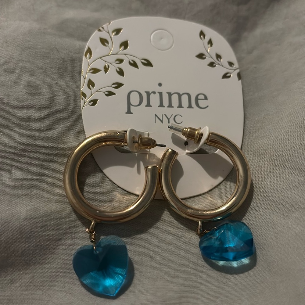 ⚫️NWT Gold Hoop Drop Earrings With Cute Blue Hearts